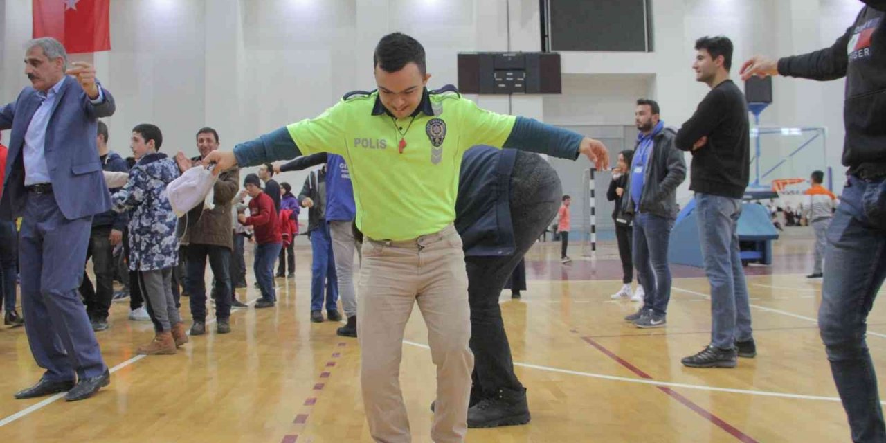 Elazığ’da onlarca özel birey, ’Engelliler Şenliği’nde buluştu