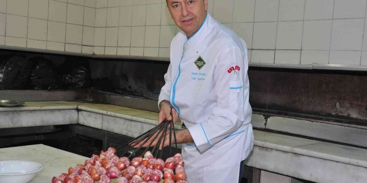 Kış mevsiminin vitamin deposu soğan kebabı