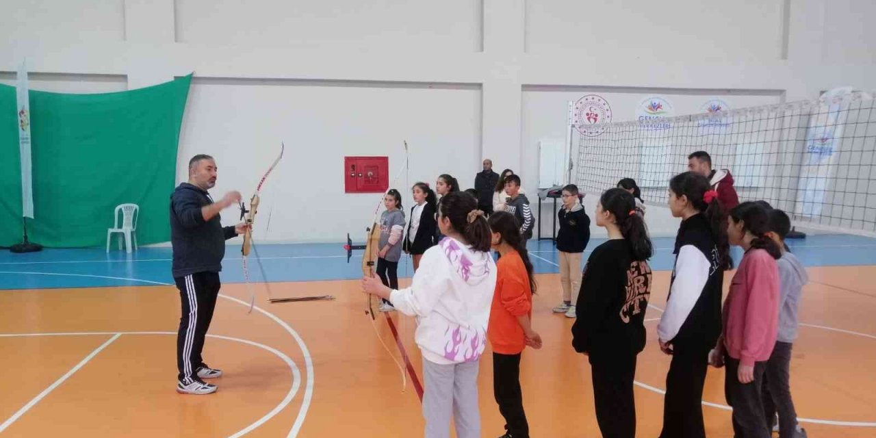 ERÜ Spor Bilimleri, Sivaslı öğrencileri misafir etti