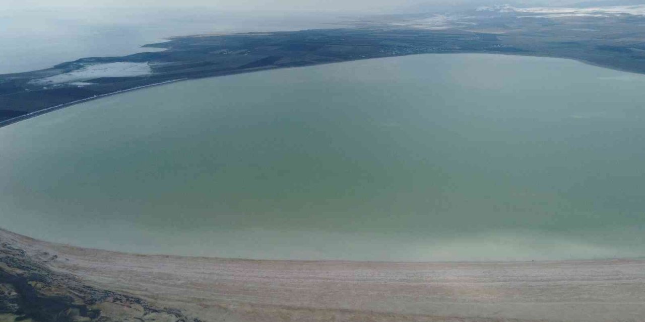 Arin Gölü son misafirlerini ağırlıyor