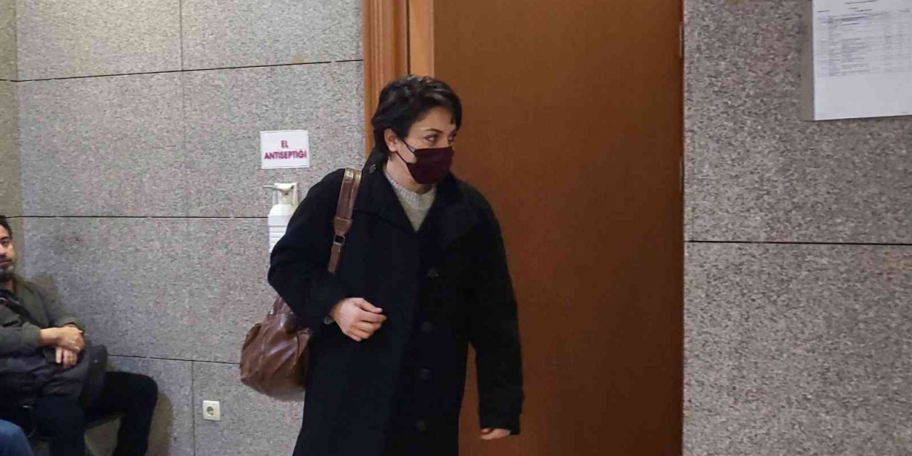 Oyuncu Ezgi Mola taciz davasında ifade verdi