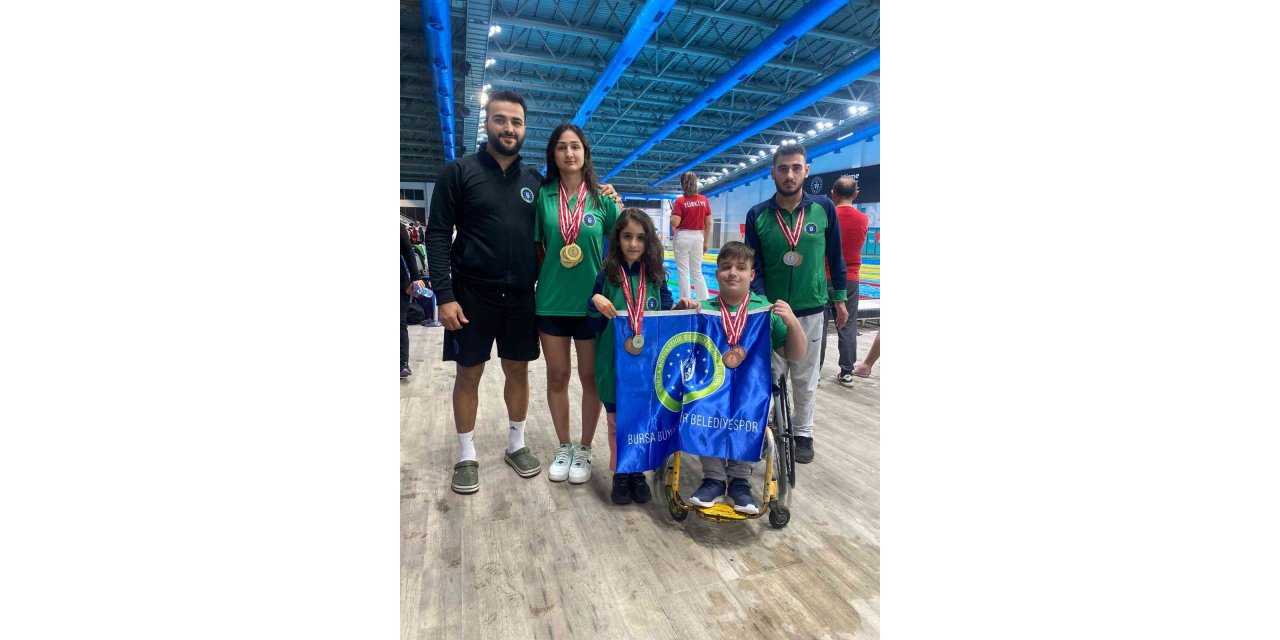 Bursalı yüzücülerden  3 rekor, 15 madalya