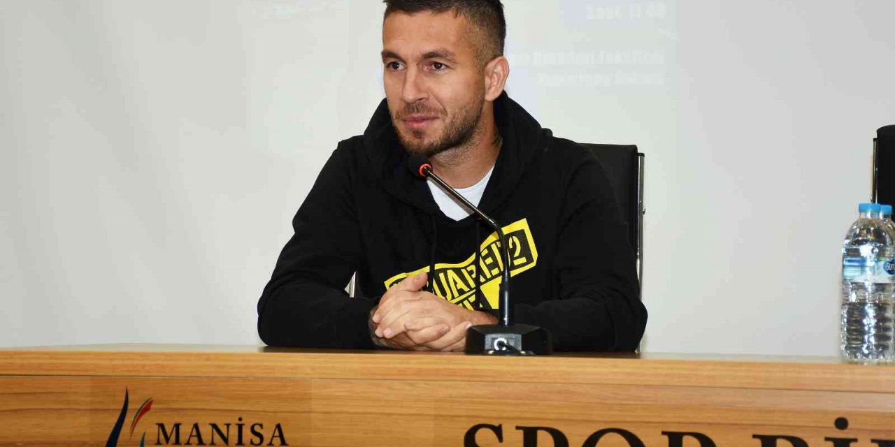 Manisa FK’nın golcü oyuncusu Adem Büyük öğrencilerle buluştu