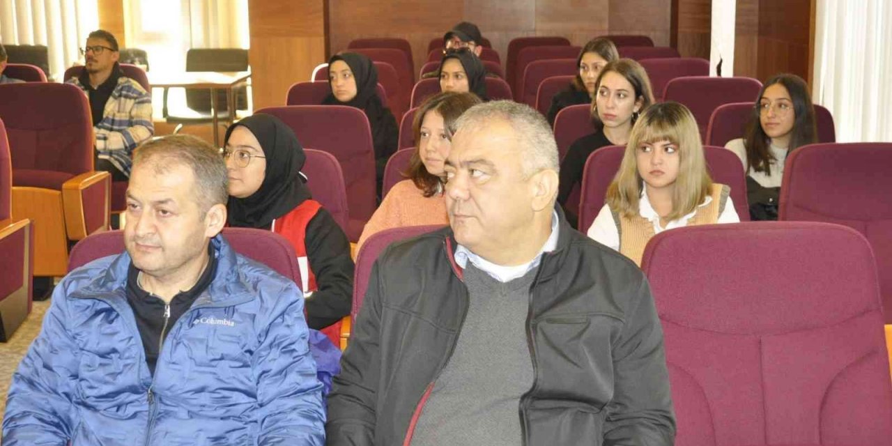 Kızılay, afet gönüllüleri yetiştiriyor