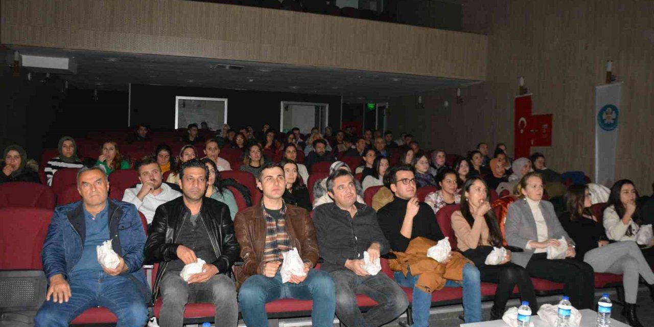 Selendi’de 40 yıl sonra sinema keyfi