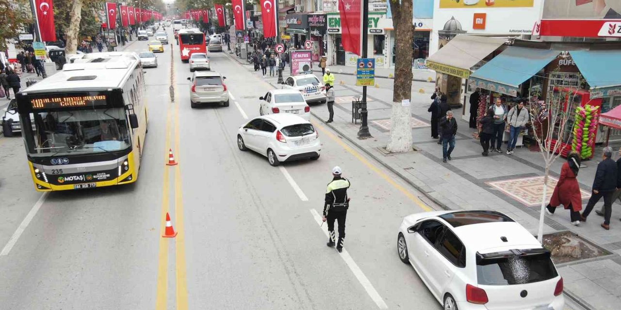 Malatya’da polisten dron desteli trafik uygulaması