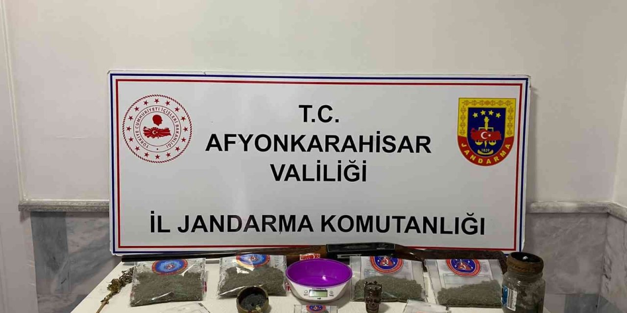 Jandarmanın baskın düzenlediği evden uyuşturucu zulası çıktı
