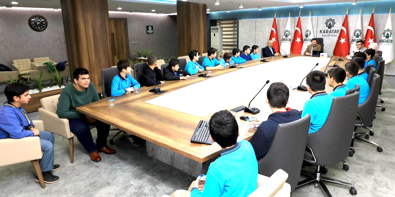 Konya Ahmet Hazım Uluşahin İmam Hatip Ortaokulu hafızlık öğrencilerinden Başkan Kılca'yı ziyaret