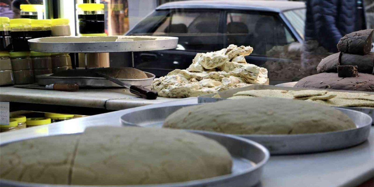 Diyarbakır’ın asırlık helvacısı Avrupa’ya tat veriyor