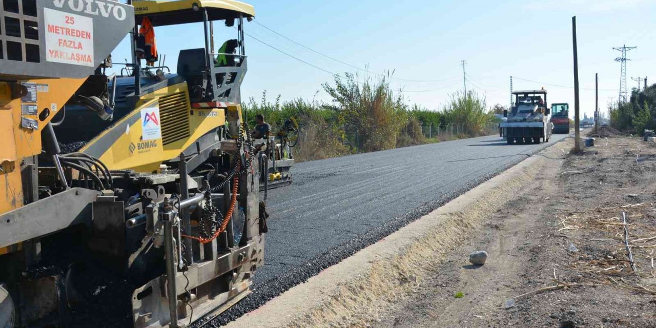 Büyükşehir, asfalt çalışmalarına Tarsus’ta devam ediyor