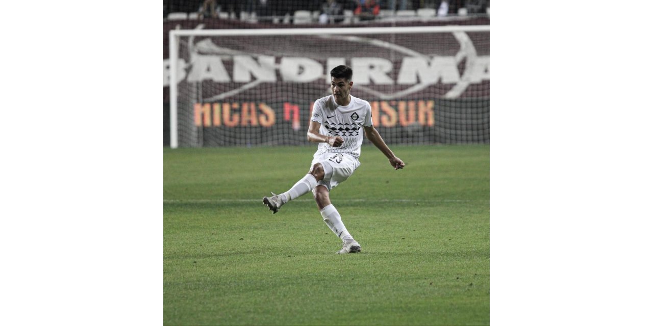 Altaylı Efe Sarıkaya, göz dolduruyor