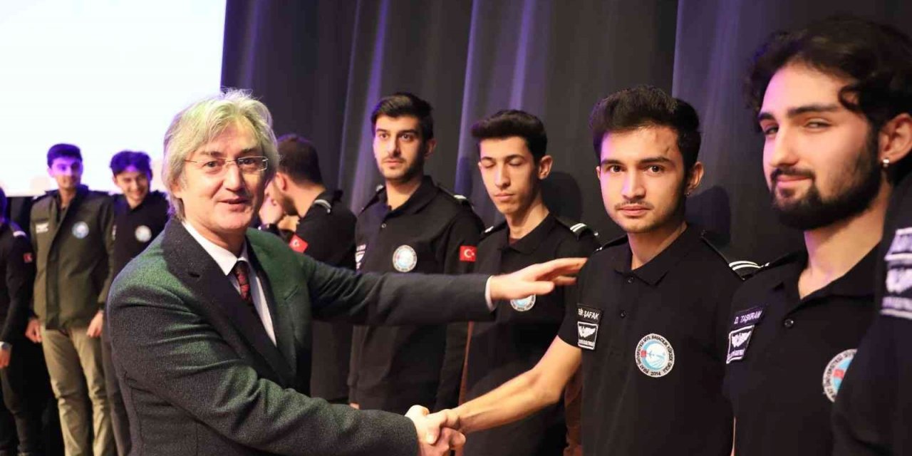 FÜ’de apolet takma töreni düzenlendi