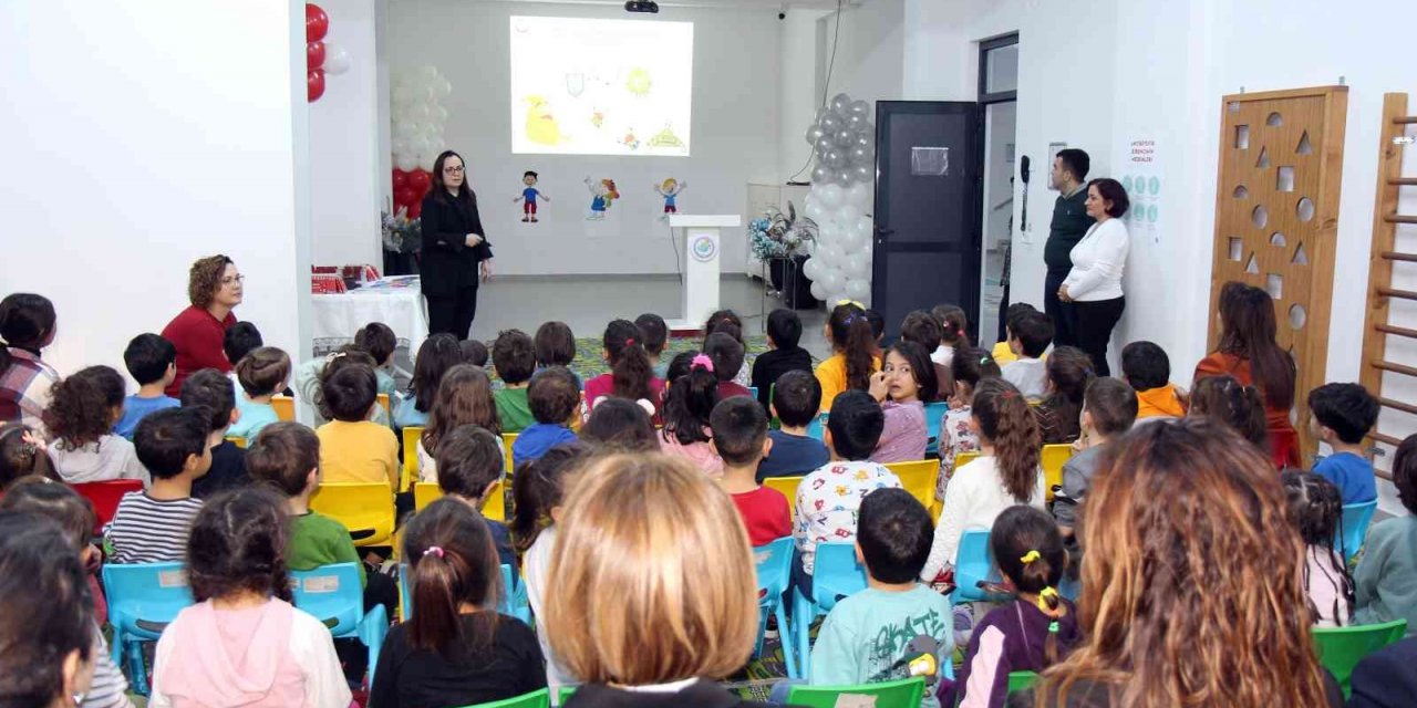 Öğrenciler bilinçli ilaç kullanımını öğreniyor