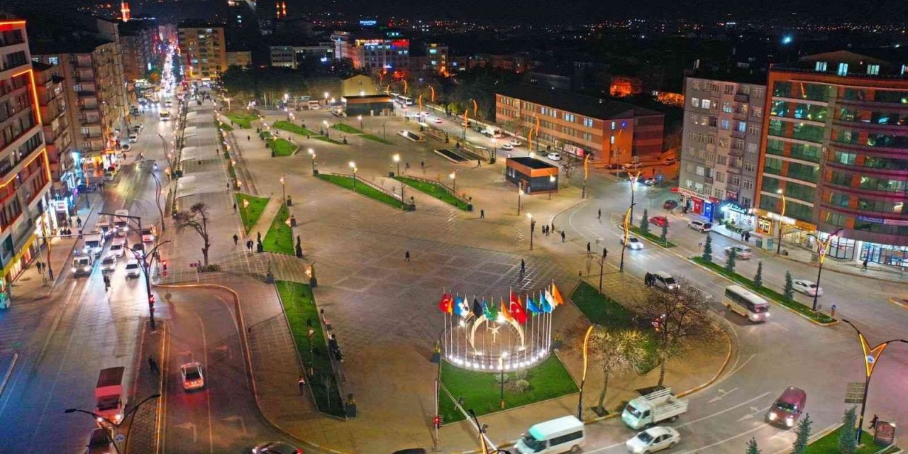 Cumhuriyet Meydanı’na vatandaşlardan tam not