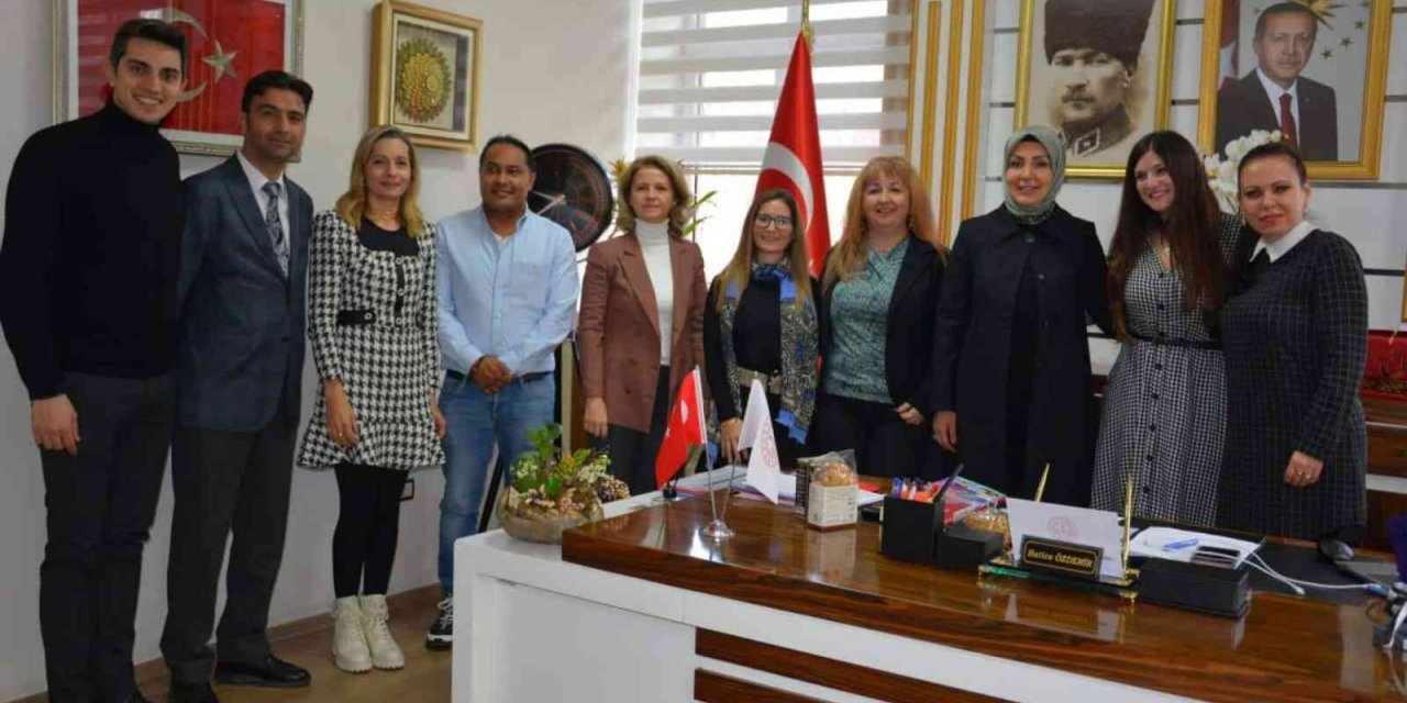 "Şiddete Hayır" projesinde yabancı emektarlara sertifika