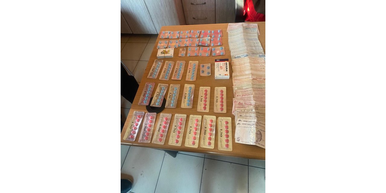 Durumundan şüphelenilen şahıstan cinsel içerikli hap çıktı