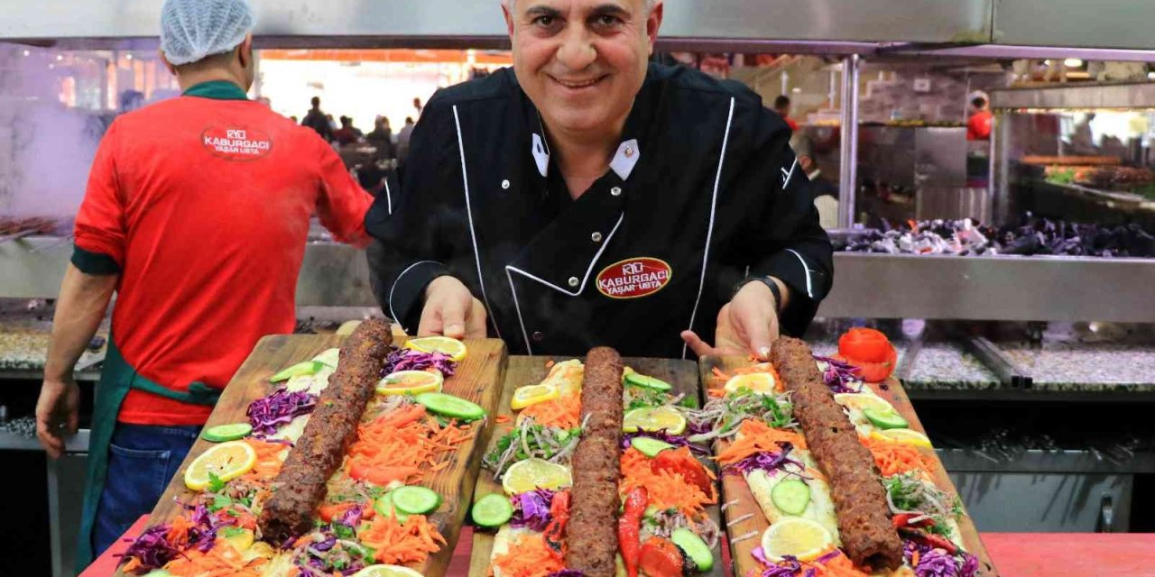 Tescili boru kebabını yemeye yurt dışından bile geliyorlar