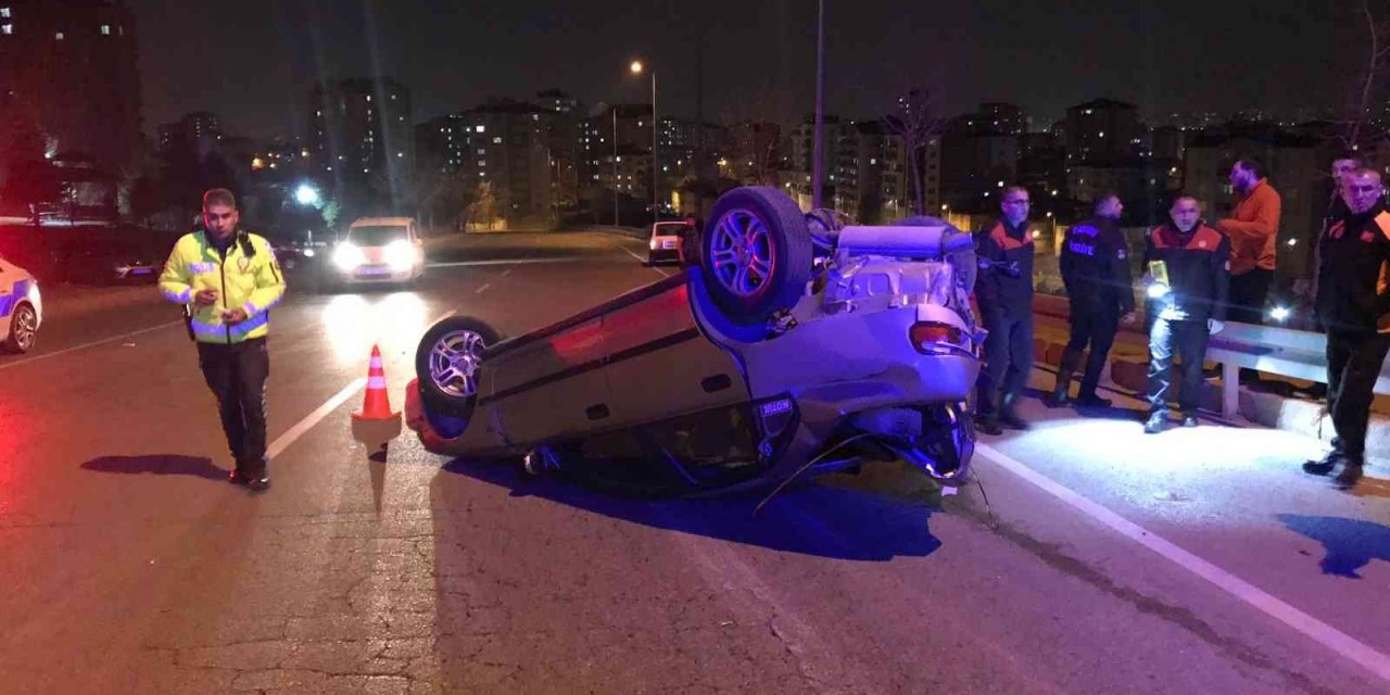 Park halindeki araca çarpıp takla attırdı