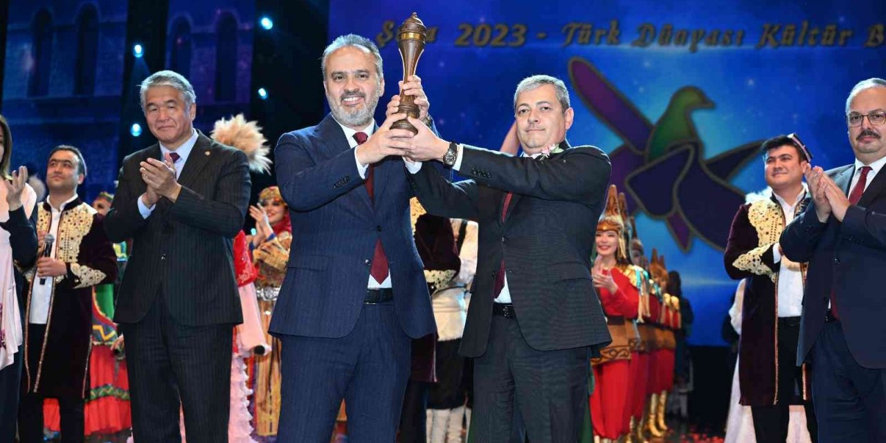 Türk Kültür sancağında nöbet değişimi