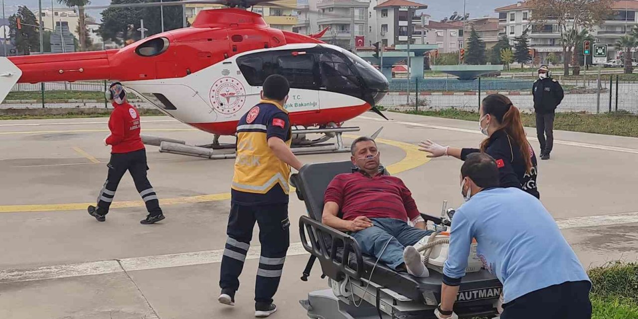 Kalp krizi geçiren adamın yardımına ambulans helikopter yetişti