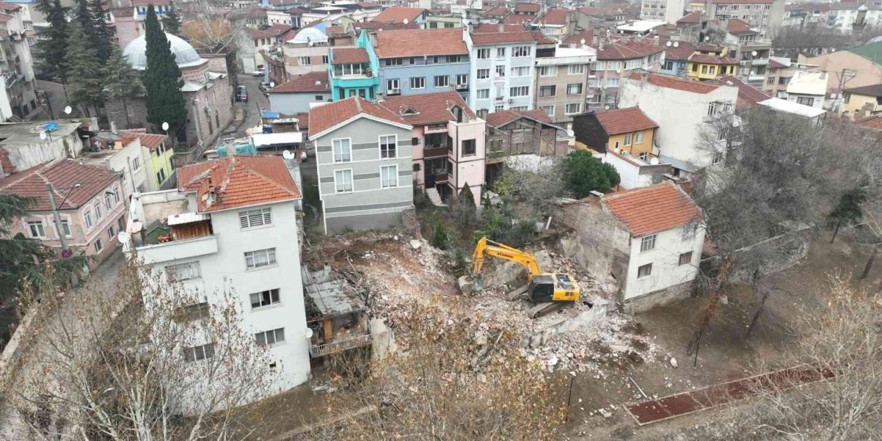 Bursa’da riskli yapılar ortadan kaldırılıyor