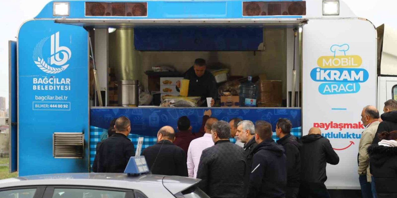 Sürücü adaylarına çorba ikramı