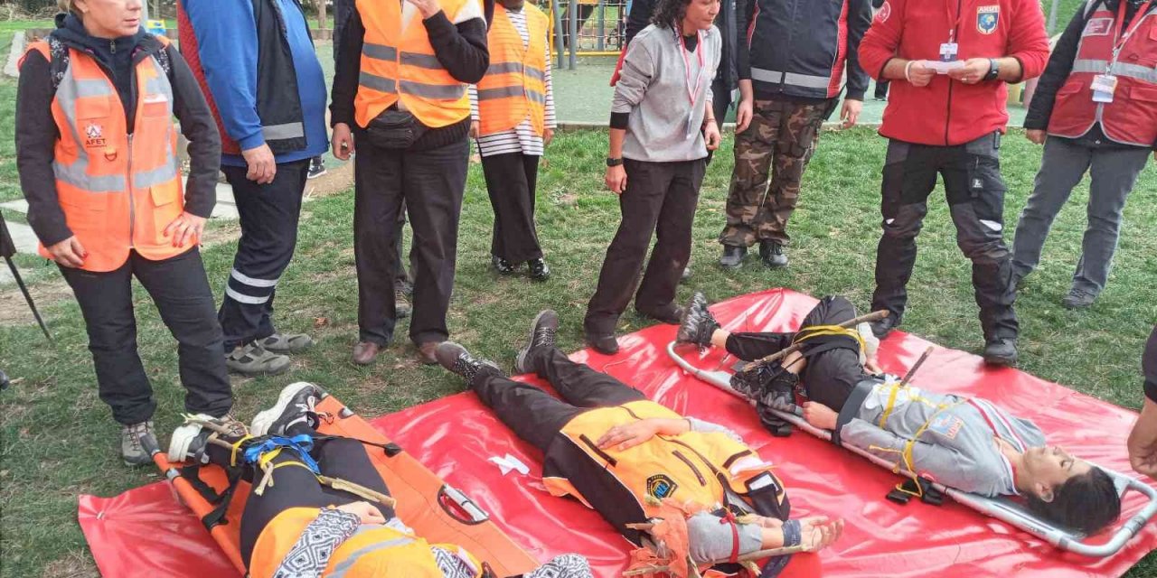 İstanbul’da afet gönüllülerine eğitim verildi