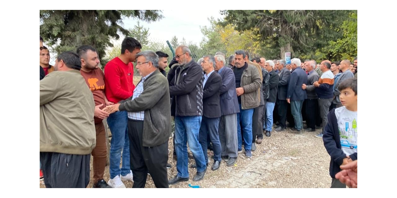 Römork kazasıda hayatını kaybeden Hüsnü Kurt dualarla uğurladı