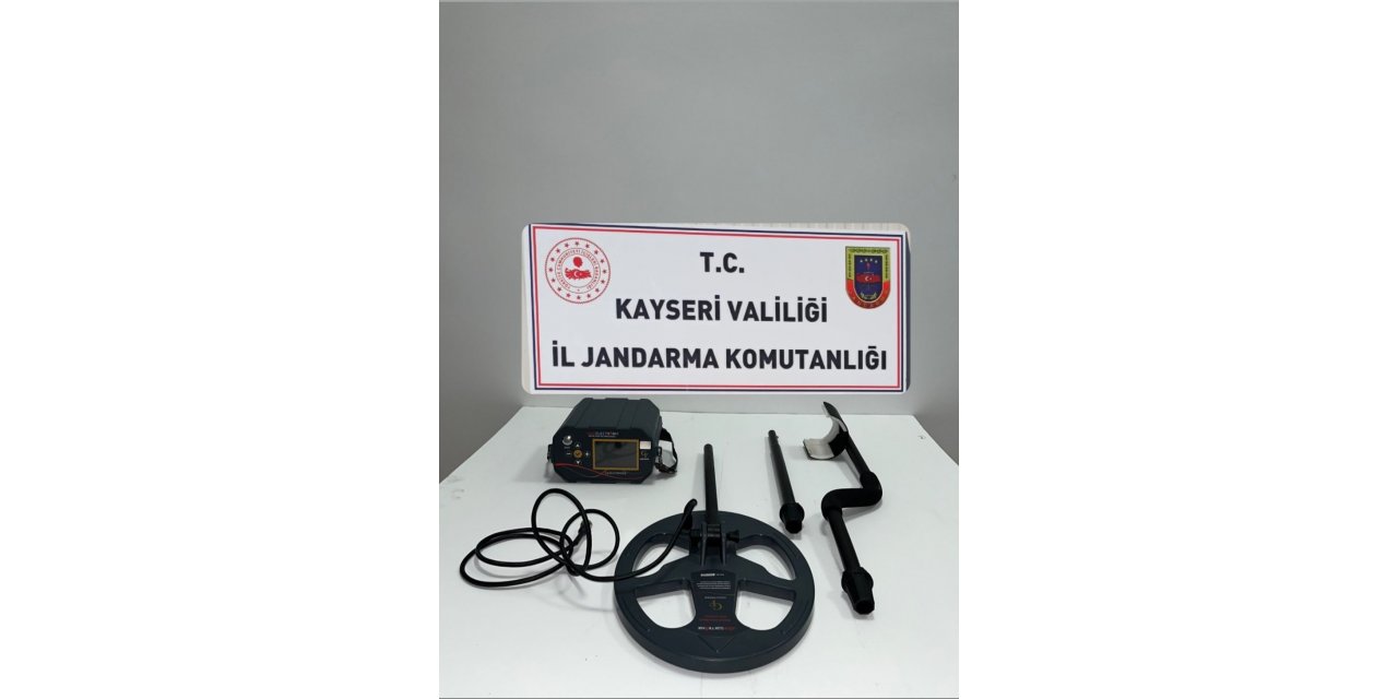 Kilisede Kaçak Kazı Yapanlara Suçüstü