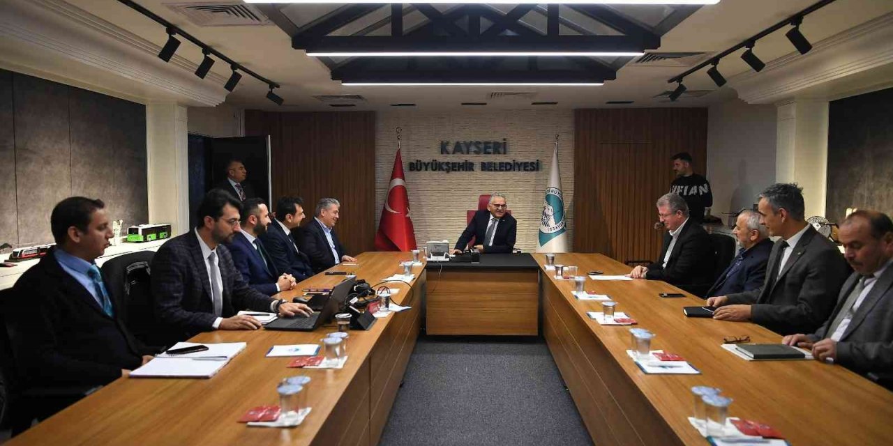 Başkan Büyükkılıç’a ‘ulaşım ağları ve aktarma sistemleri’ sunumu