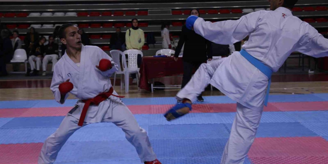 Sivas’ta karate coşkusu yaşandı