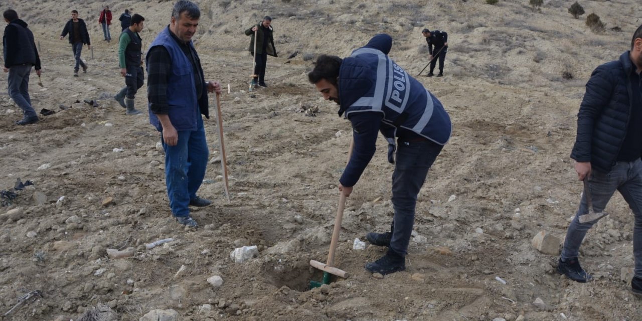 Malatya’da fidanlar, şehit polisin anısına toprakla buluşturuldu