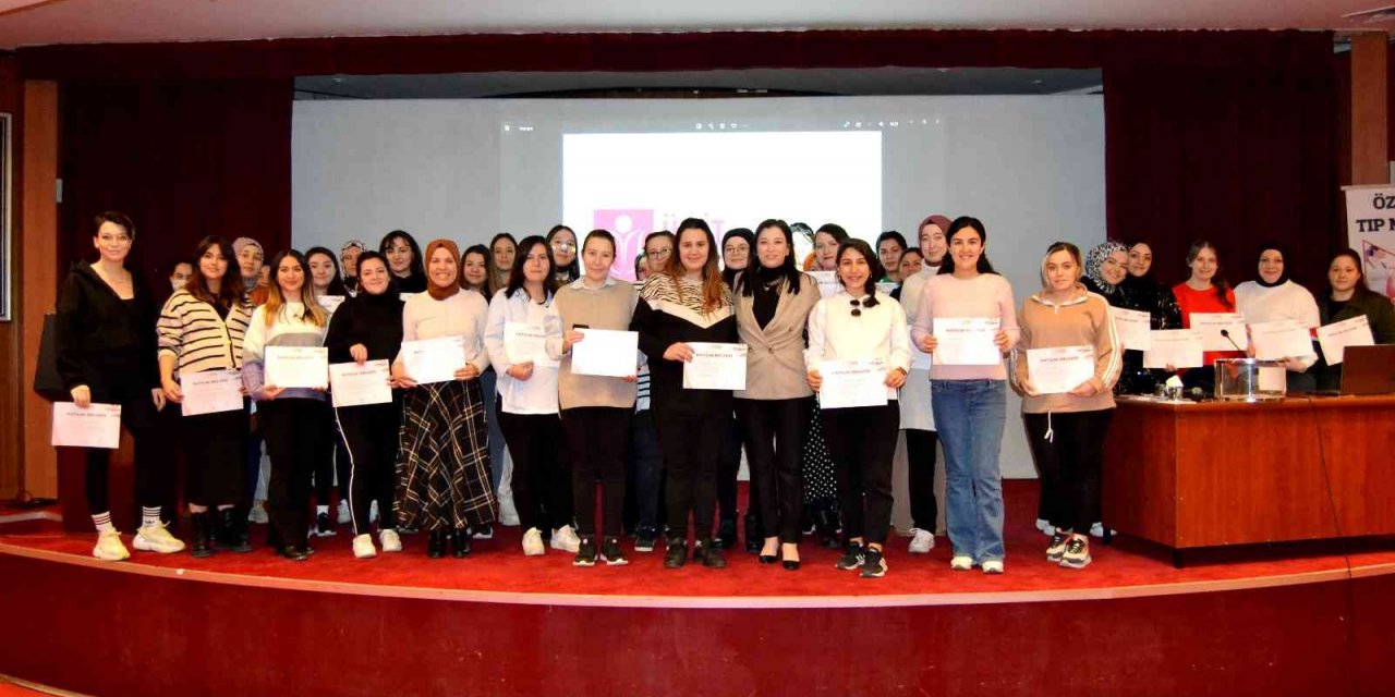 Anne adayları için doğum ve bebek bakımı anlatıldı