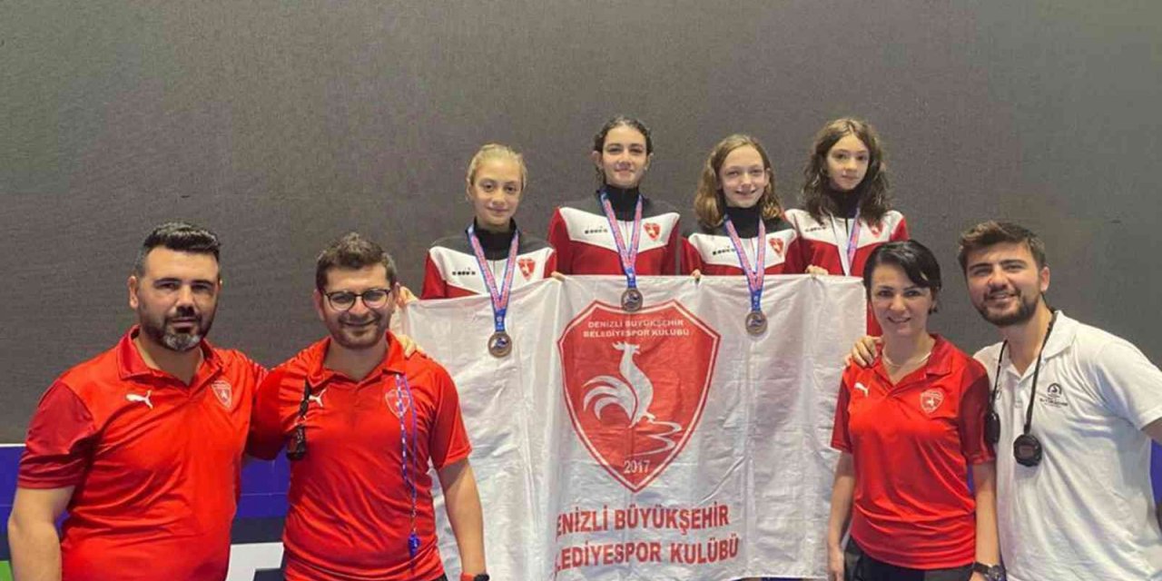 Büyükşehir yüzme takımı 35 madalya ile şampiyonaya damga vurdu