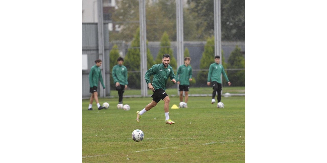 Bursasporlu futbolculara izin verildi