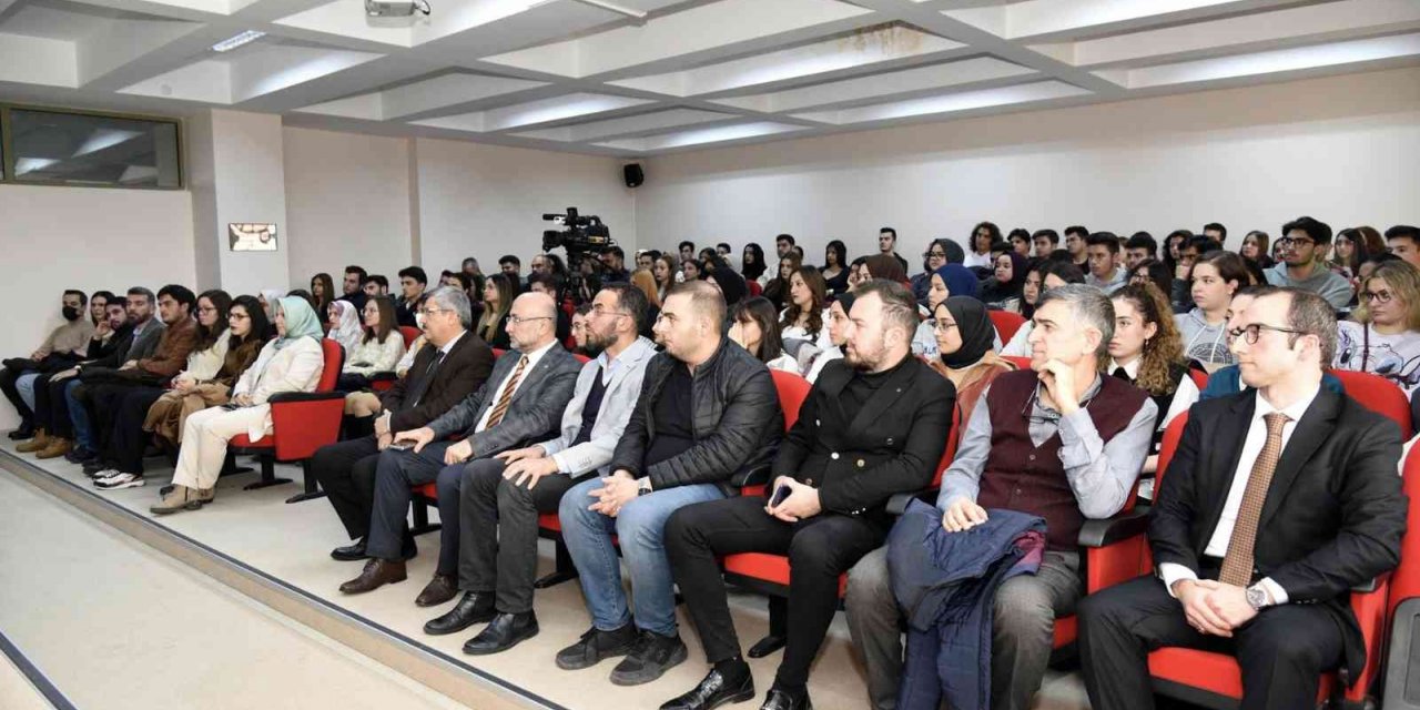 Afyonkarahisar’da, “İnsan Haklarını Koruma Mekanizmaları” paneli gerçekleştirildi