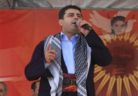 BDP'li Demirtaş Ateşle Oynuyor