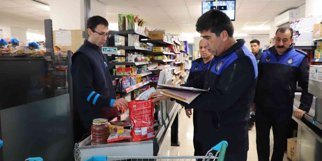 Başkan Turanlı: “Marketlerdeki denetimlerimiz aralıksız devam ediyor”