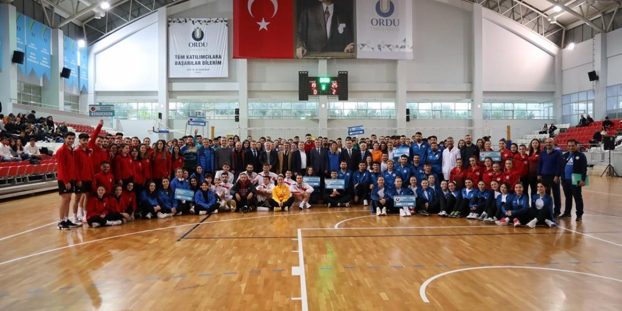 Ordu’da, üniversiteler arası voleybol müsabakaları başladı