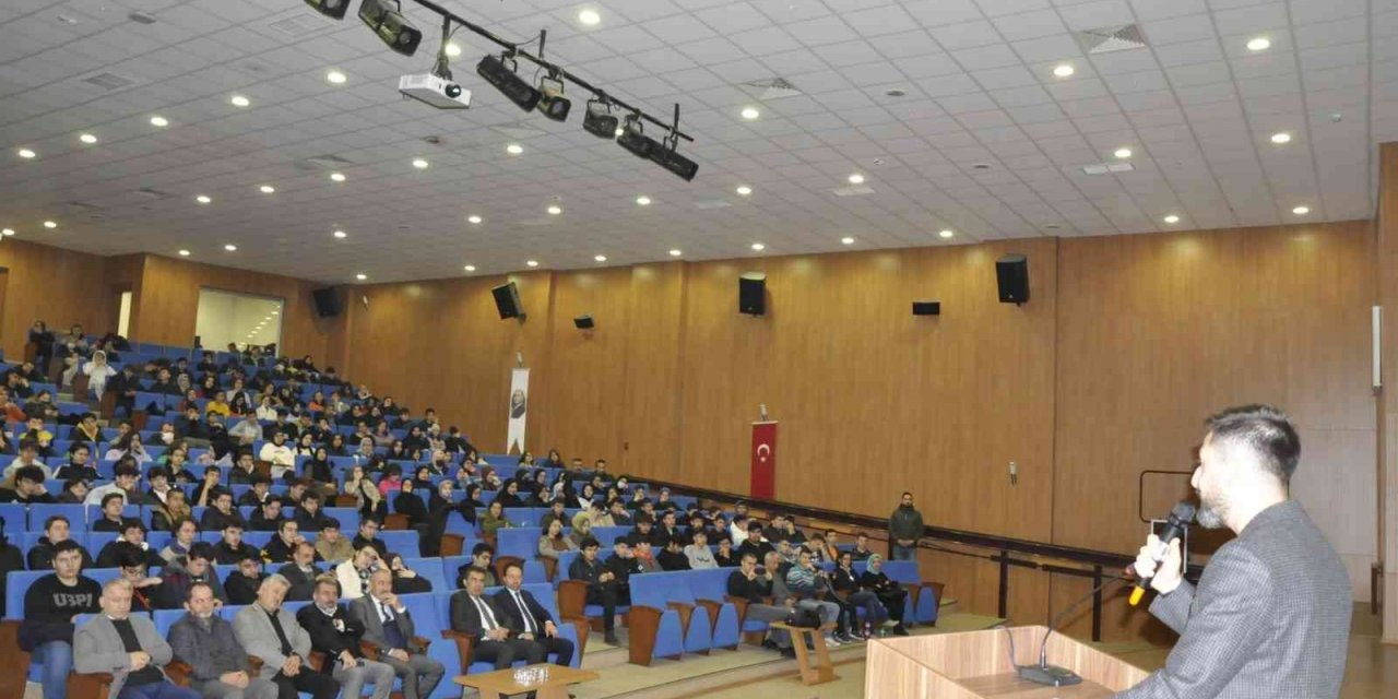 Safranbolu’da "Milli Teknoloji Odaklı Gelecek Konferansı" düzenledi