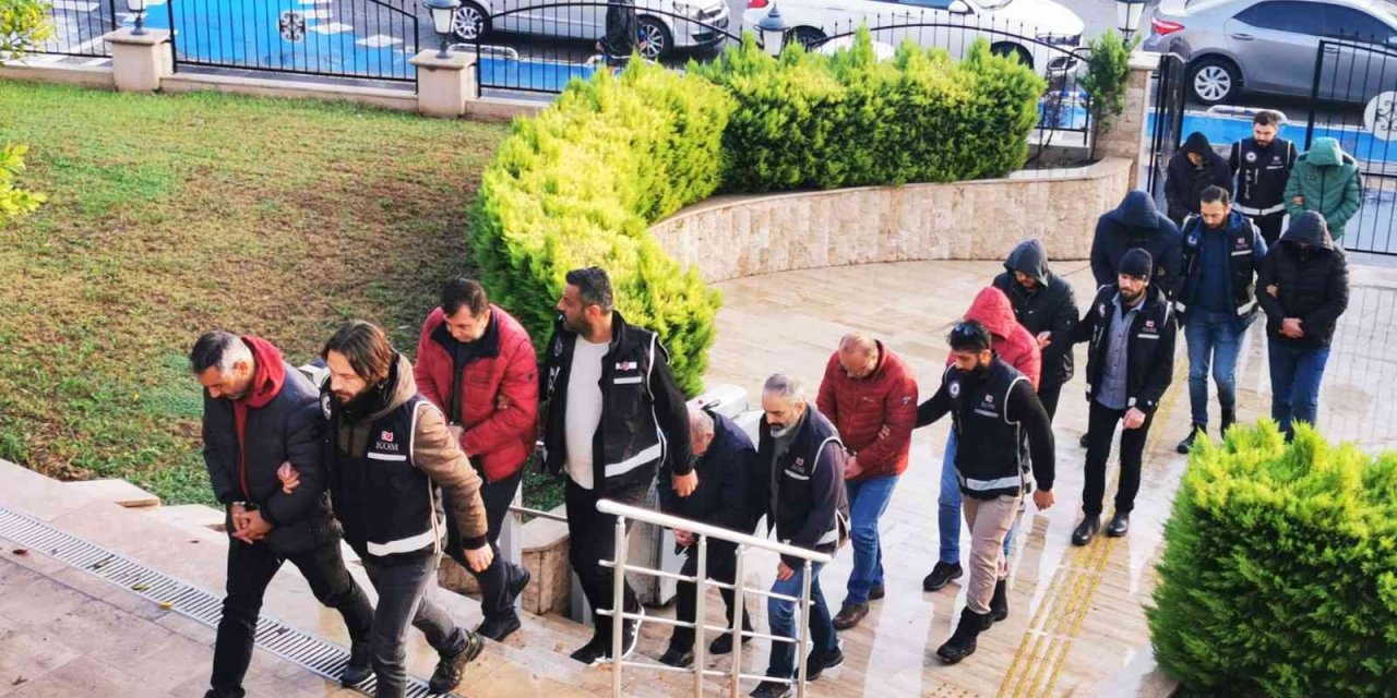 Marmaris merkezli rüşvet operasyonunda 5 tutuklama