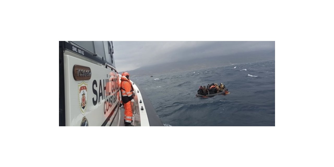 Ayvacık açıklarında 66 kaçak göçmen Sahil Güvenlik ekiplerince kurtarıldı