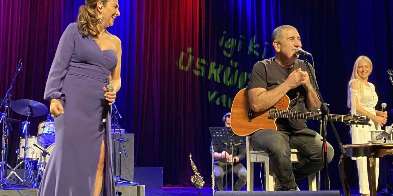 Eda ve Metin Özülkü çifti Üsküdar’da 90’lar rüzgarı estirdi