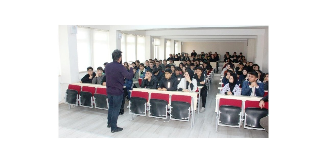 ’1 Yazar 1000 Öğrenci Buluşmaları’ Devam Ediyor