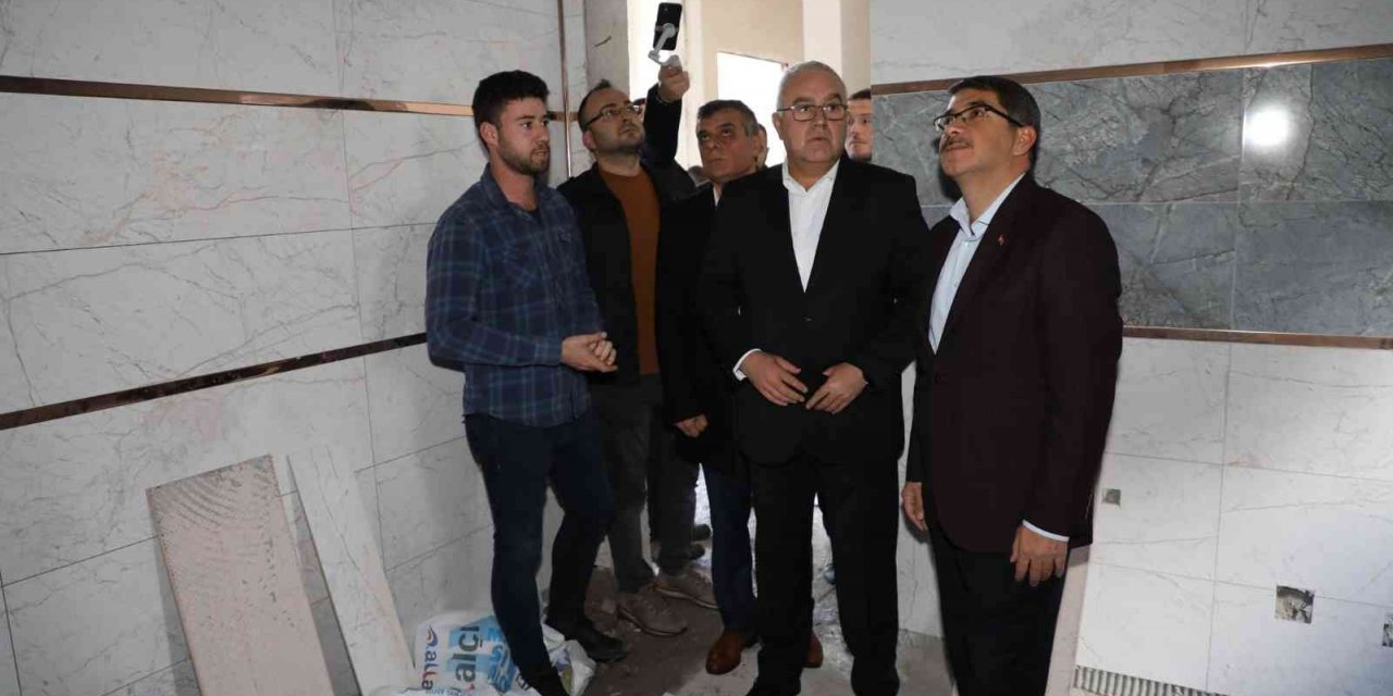 Başkan Çelik Millet Kütüphanesi ve Gençlik Merkezi inşaatında incelemede bulundu