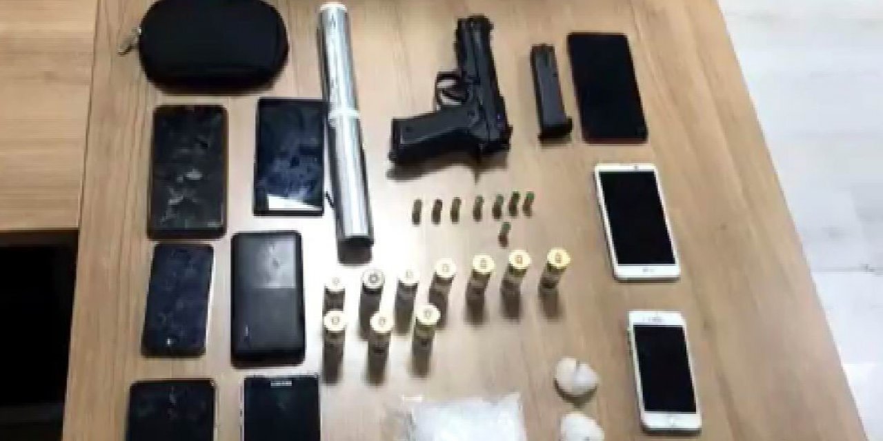 ‘Dur’ ihtarına uymayan araçtan uyuşturucu ve tabanca çıktı