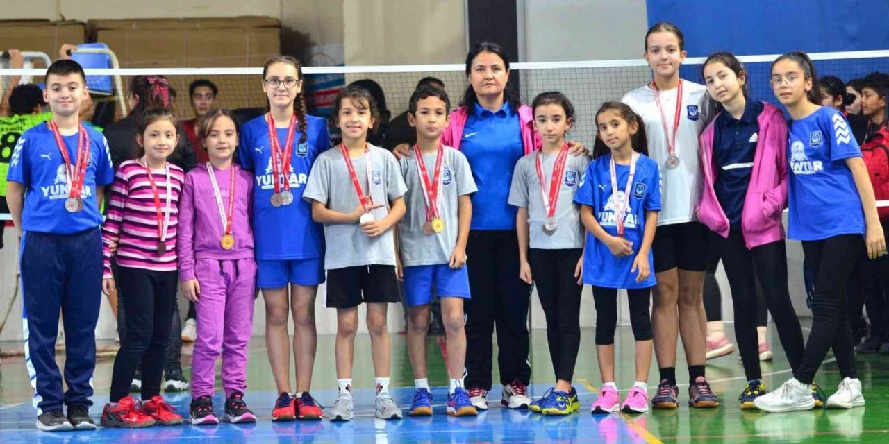 Yunusemreli badmintoncular il seçmesine damga vurdu