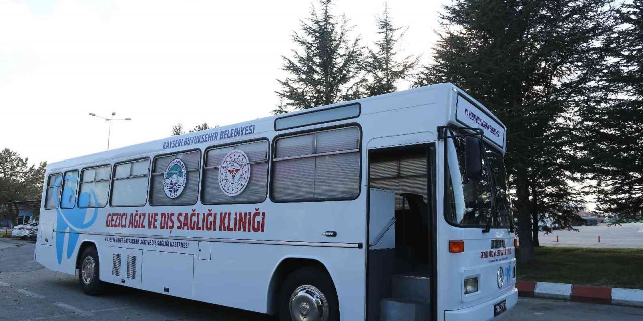 ’Gezici Ağız ve Diş Sağlığı Kliniği’ Takdir topladı