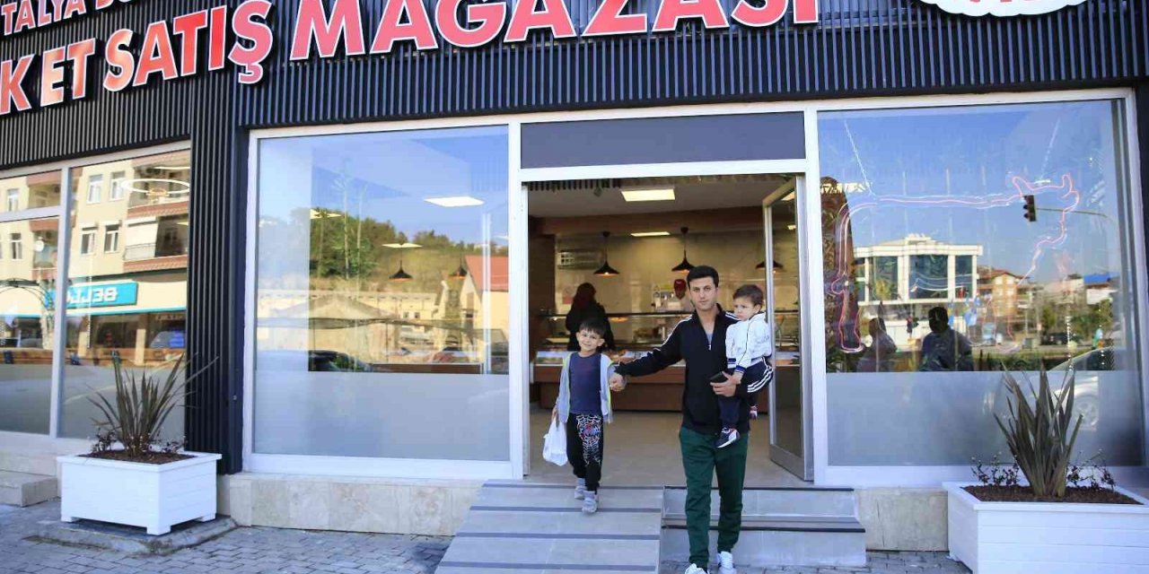 Antalya’da Halk Et Satış Mağazalarından 3 yılda 1 milyon 84 bin 422 kg et ürünü satıldı