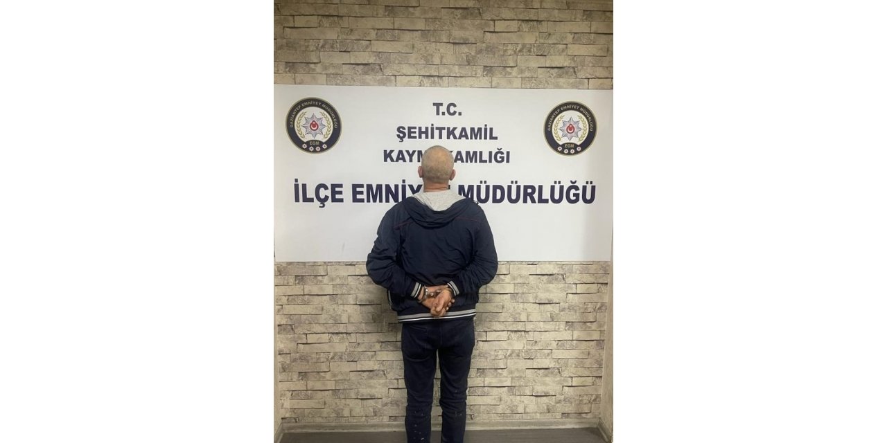 Asansörde kız çocuğunu bıçakla taciz eden şahıs yakalandı